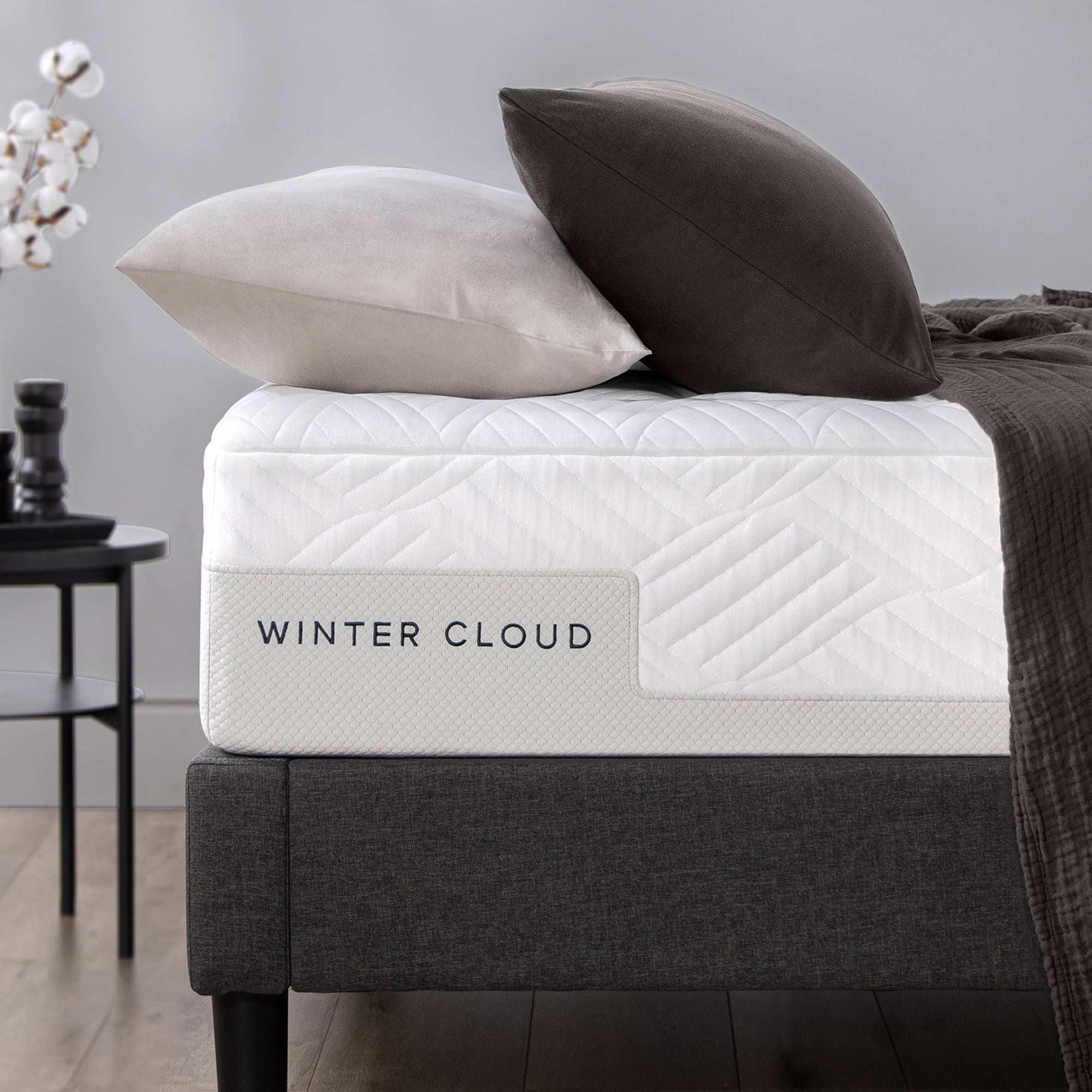 Zinus 12 Winter Cloud Memory Foam Mattress, Made of Refurbished Foam and Global Materials, Adult, Queen